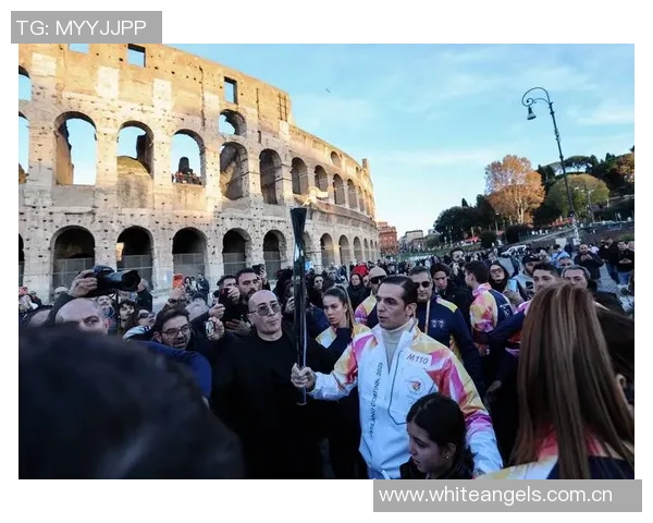 巩晓彬即将启程前往意大利罗马担任米兰冬奥会火炬手展现中国风采